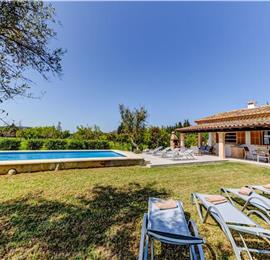 4 Bedroom villa with a pool near Pollensa, sleeps 8